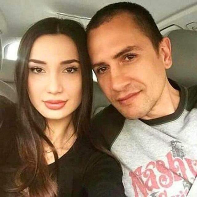 Emre Aşık ve Yağmur Sarnıç çifti boşandı! 3 çocuğun velayeti babaya verildi