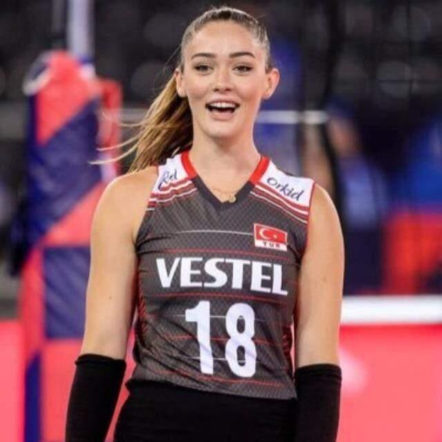 Güzel voleybolcu Zehra Güneş'ten çok konuşulacak sözler: Erkek arkadaş kullanmıyorum