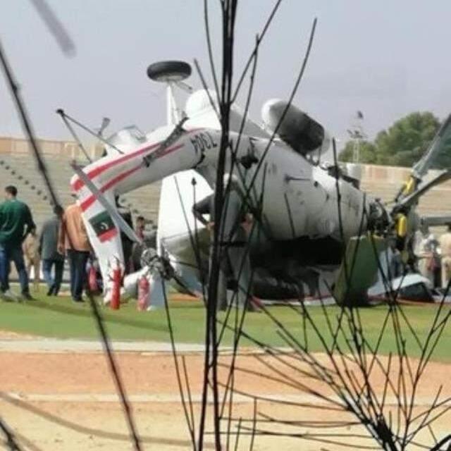 Libya'da nakit para taşıyan helikopter iniş sırasında düştü