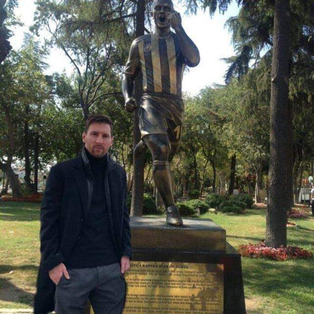 Messi'nin pozu, Türkiye'de alay konusu oldu! Yapılan paylaşımlar gülmekten kırıp geçiriyor