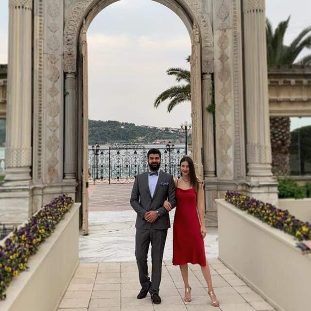 Masterchef yarışmacısı Araz Aknam'ın eşi ünlü voleybolcu Ece Alıcı çıktı