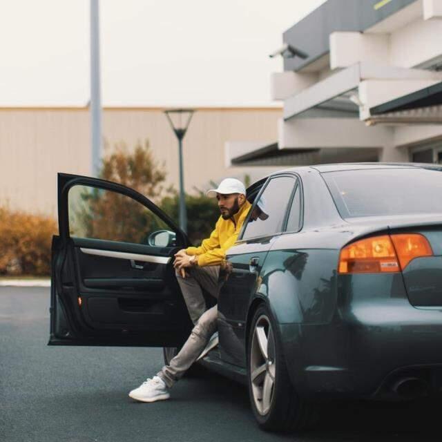 Cristiano Ronaldo'ya nazire yaptı! Benzema servet değerindeki araba koleksiyonunu tanıttı