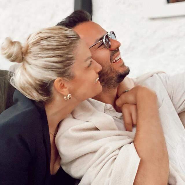 Deha Bilimlier ile Gülşah Saraçoğlu yasak aşk mı yaşıyor? Cevabı canlı yayında verdiler