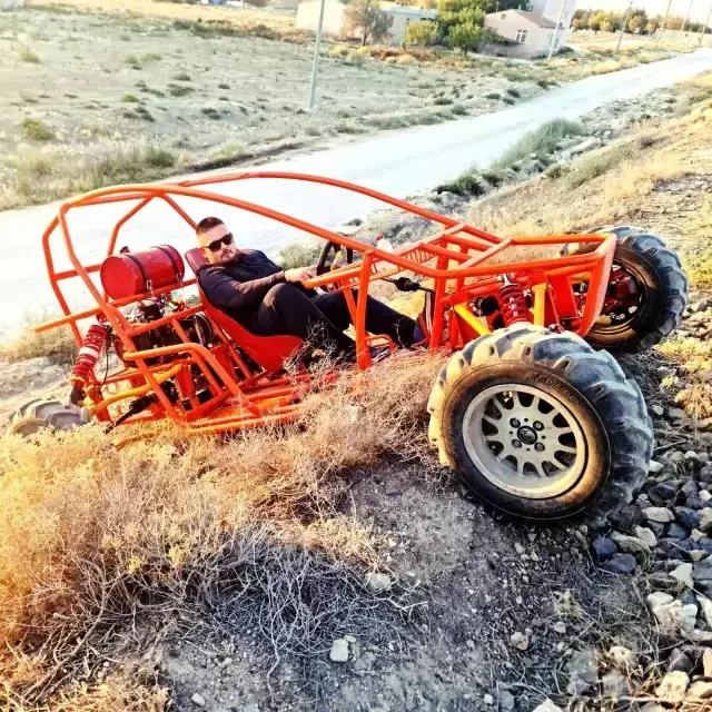 Satın almak istediği arazi aracı Türkiye'de üretilmeyince kendisi yaptı