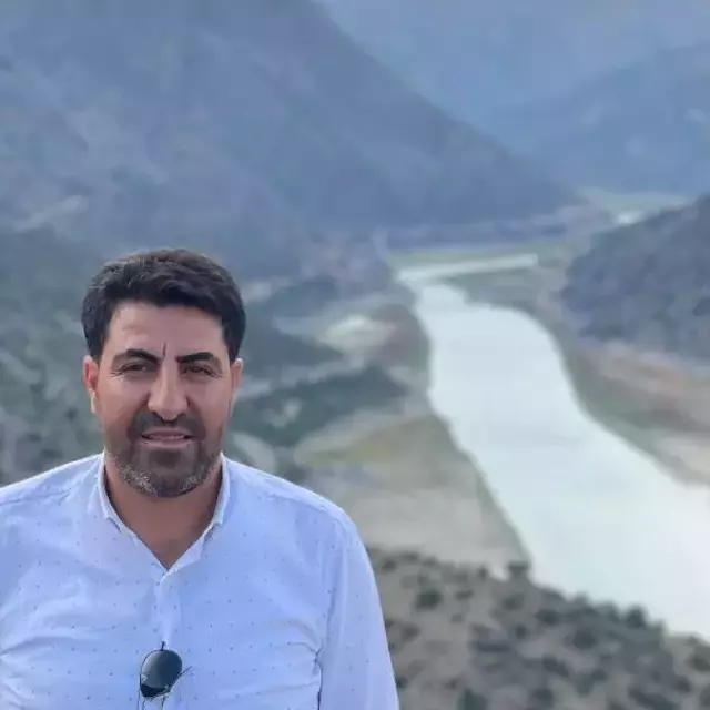 Buzlanma nedeniyle kontrolden çıkan otomobil şarampole devrildi: 2 ölü, 2 yaralı