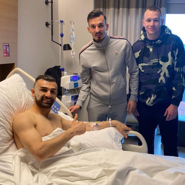 Elmacık kemiğine darbe alan Fenerbahçe'nin forveti Serdar Dursun ameliyat oldu