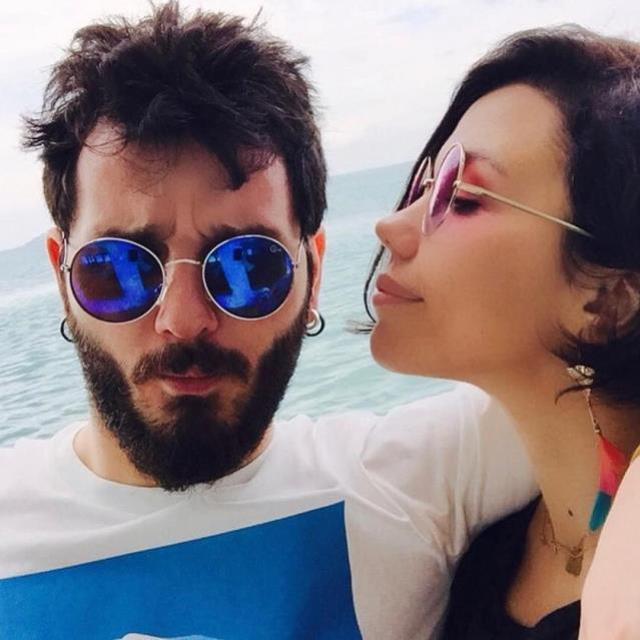 Yazar Pucca, intikam almak için Sevgililer Günü'nde eski eşine çelenk gönderdi