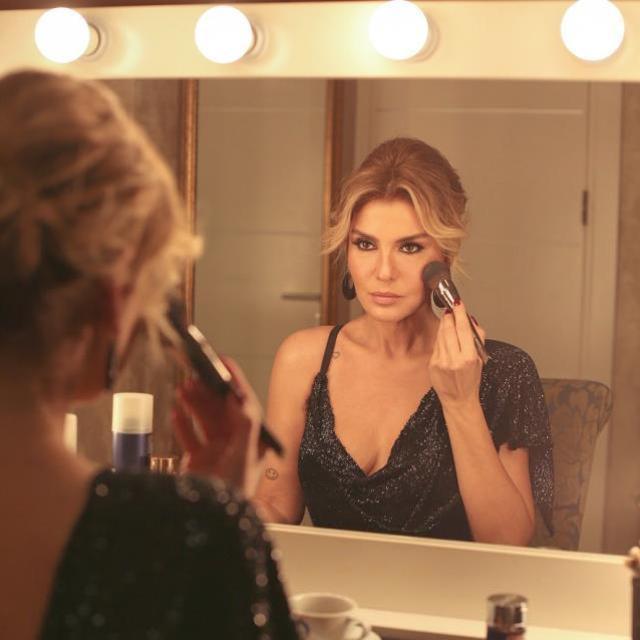 Şarkıcı Gülben Ergen, adını gizli tuttuğu bir avukat ile aşka yelken açtı