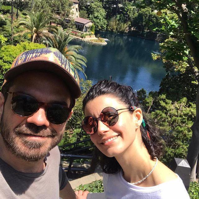 Romantizm Kenan'dan sorulur! Beren Saat'in doğum gününü için yazdığı her satır duygu yüklü