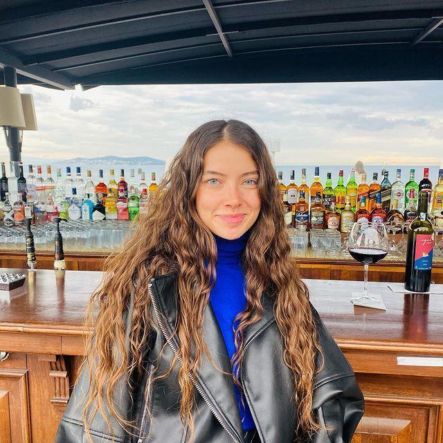 Meğer aynı dizide oynamışlar! Cem Yılmaz 21 yaş küçük sevgilisiyle yakalandı