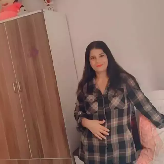 Eşinin bıçakla öldürdüğü Elif, kucağındaki Ali bebeği korumaya çalışmış