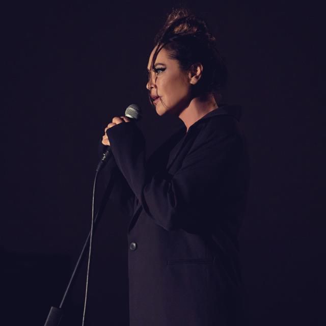 Hülya Avşar, 3 yıl sonra yeni şarkısıyla müzik piyasasına döndü