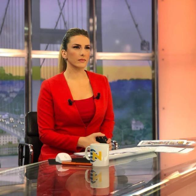 Spiker Seda Öğretir, meslektaşı Özlem Sarıkaya Yurt'un ölüm haberini sunarken kelimeler boğazına düğümlendi