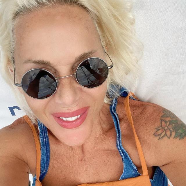 Saçlarını kazıtan Billur Kalkavan'ın akciğer kanserine yakalandığı ortaya çıktı