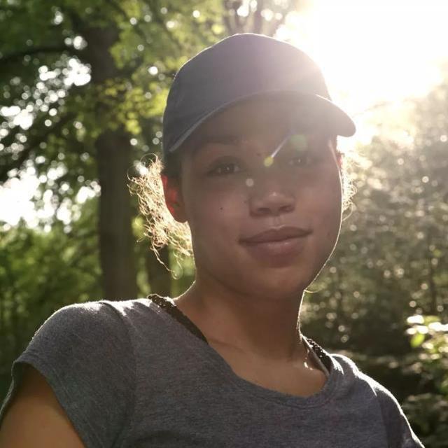 Bridgerton dizisinin yıldız oyuncusu Ruby Barker, akıl hastanesinde tedavi gördüğünü duyurdu