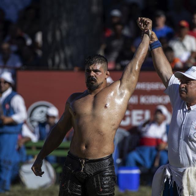 Son Dakika: 661. Tarihi Kırkpınar Yağlı Güreşleri'nde başpehlivan Cengizhan Şimşek oldu! İlk defa altın kemeri kazandı