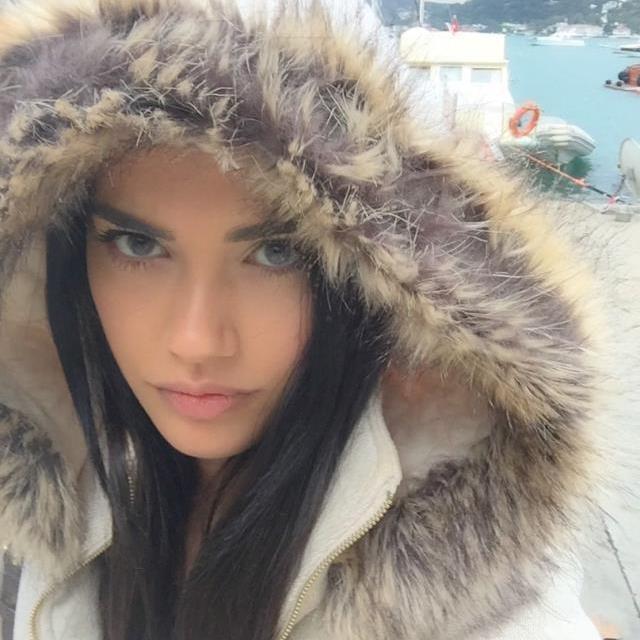 Survivor'ın Adriana Lima'sı Fatmagül Fakı hamile olduğunu duyurdu