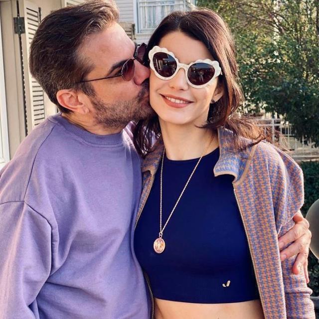 Romantizm Kenan'dan sorulur! Beren Saat için yazdığı nota beğeni yağdı