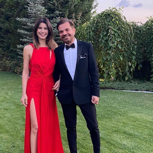 Romantizm Kenan'dan sorulur! Beren Saat için yazdığı nota beğeni yağdı