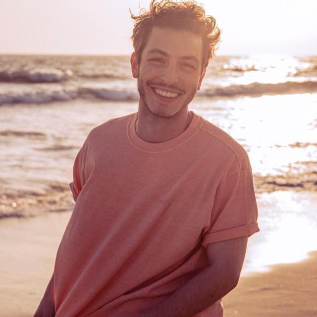 Boran Kuzum LGBT partisine mi katıldı? Erkeklerle çektirdiği fotoğrafları bomba