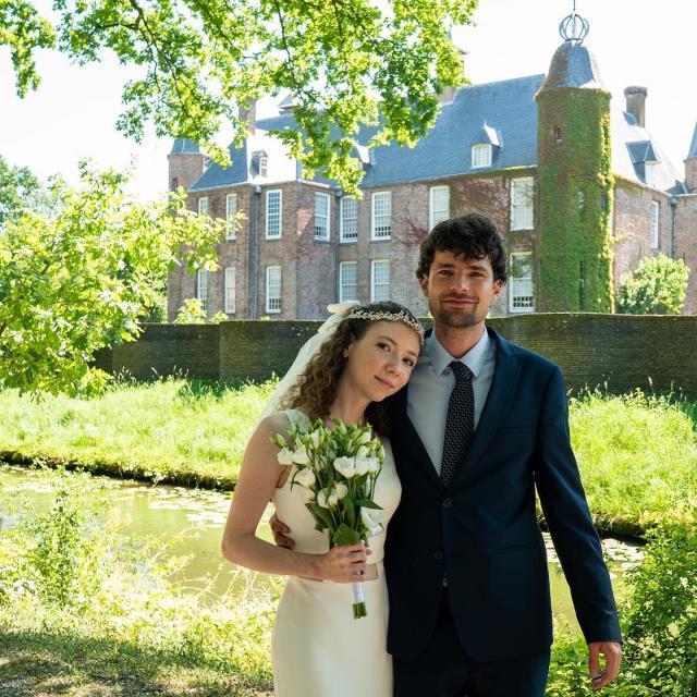 Yargı dizisinin genç oyuncusu Ece Yüksel, çocukluk aşkıyla evlendi