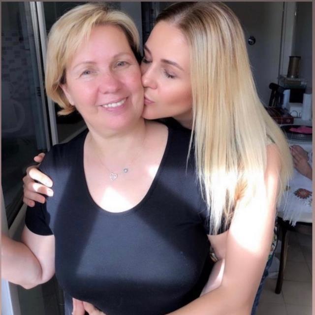 Emine Ün'den annesinin ölüm yıldönümünde duygulandıran paylaşım: Kalbimi acıtan gün