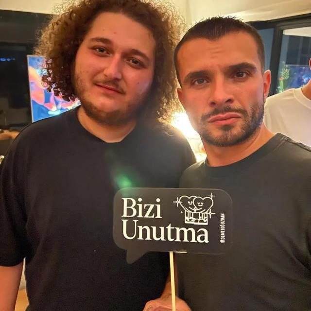 Günler sonra Demet Özdemir'le evlenecek olan Oğuzhan Koç, bekarlığa veda partisi yaptı