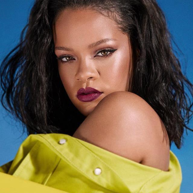 Rihanna bomba gibi dönüyor! Paylaşımı görenleri sevince boğdu