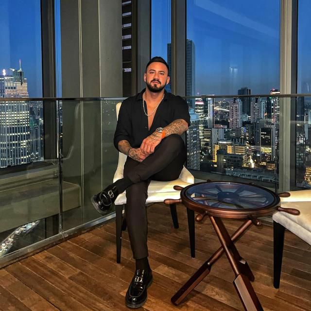 Gökhan Çıra'dan takipçisinin 'Ayağınla bana basmanı istiyorum' fantazisine cevap: Bu arkadaş kafayı yemiş