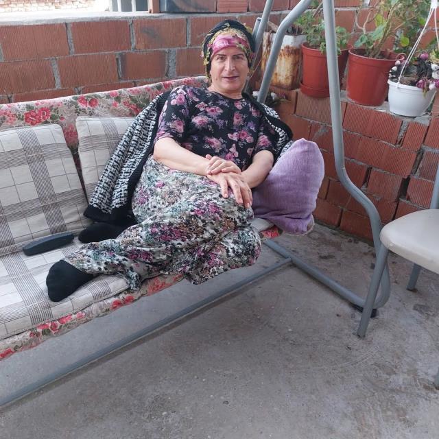 Fenomen İhsan Hala'dan Armağan Çağlayan'ı kızdıracak iddia: Kira ödeme sözü verip tutmadı