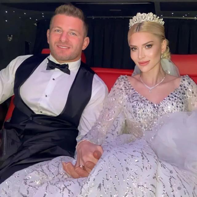 İsmail Balaban ve İlayda Şeker bir düğün de Antalya'da yaptı