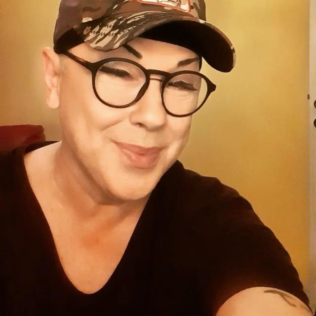 Bir dönemin efsane ismi VJ Bülent, kalp spazmı geçirdi