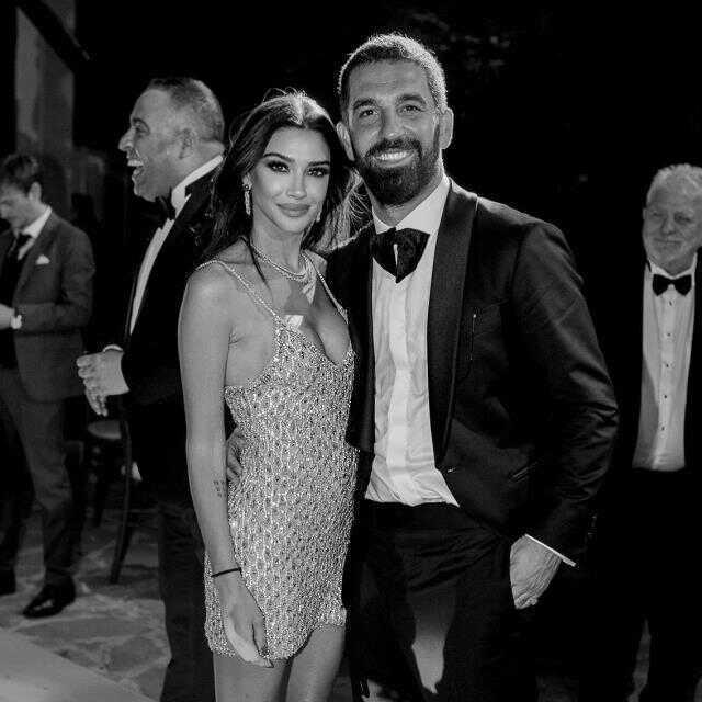 Arda Turan'ın eşi Aslıhan Doğan Turan, Hakan Akkaya ile moda yarışmasında jürilik yapacak
