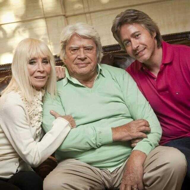 Cüneyt Arkın'ın vasiyeti çocuklarının arasını mı açtı? Aile, iddiaları kesin bir dille yalanladı