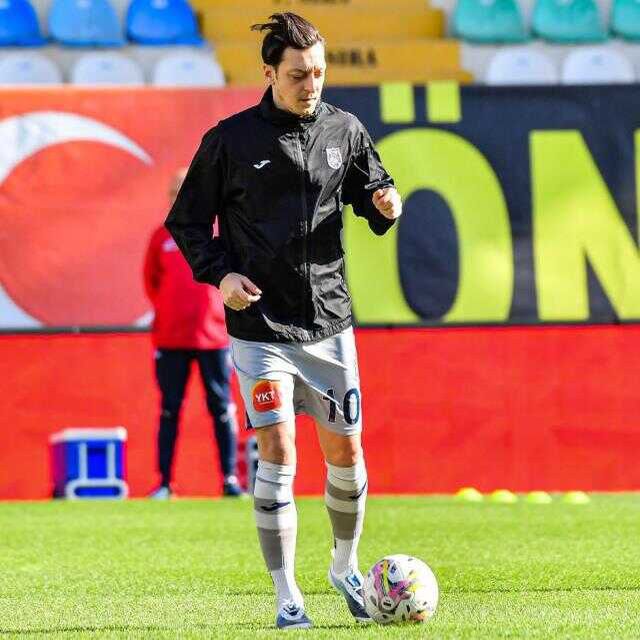 Türkiye Kupası'nda olmaz denilen oldu! Mesut Özil'i görenler gözlerine inanamadı