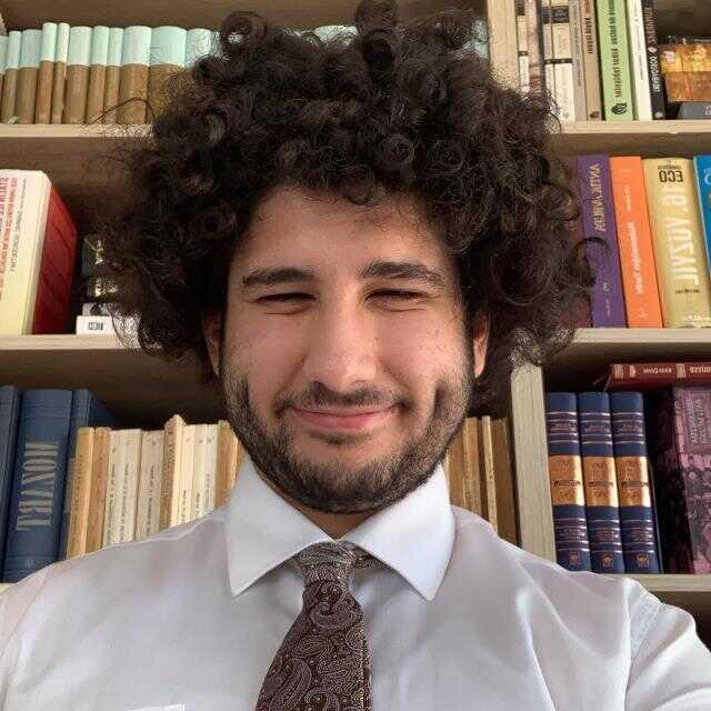 Depreme evinde yakalanan Arda Ayten korku dolu anları anlattı: Üzerime dolap düştü