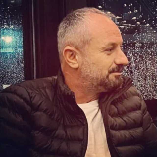 Arkadaşlarıyla otururken tüfek ateş aldı hayatını kaybetti