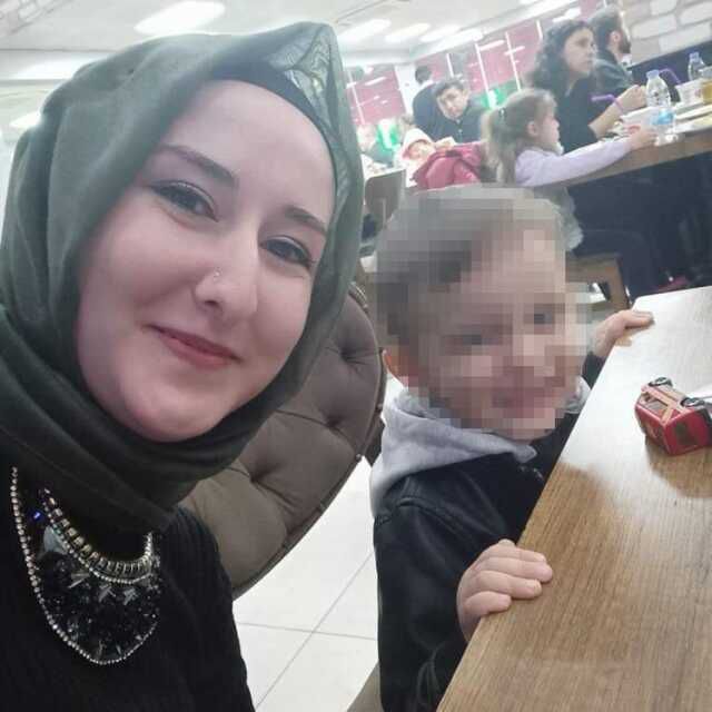 Antalya'da Zincir Markette Eşini Bıçaklayarak Öldüren Zanlı Tutuklandı