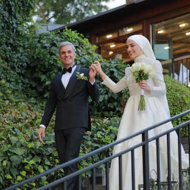 Aylin Kontente, rol arkadaşı Uğur Bilgin'in düğününde ağladı