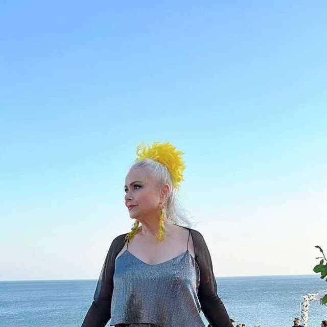 Yeşilçam oyuncusu Leyla Somer, köpeklere torpil atan çocuğa tokat attı