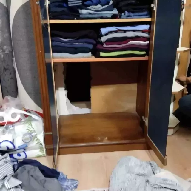 FETÖ üyesi firari kadın gizli bölmede yakalandı