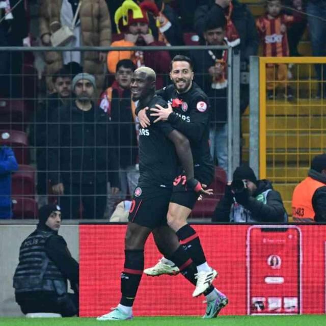 Aslan'a sahasında soğuk duş! Galatasaray, Ziraat Türkiye Kupası'ndan elendi