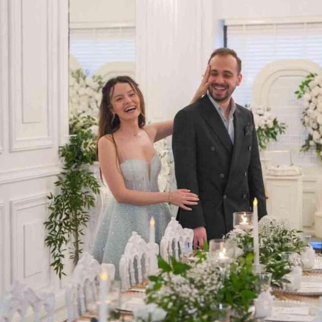 Güzel oyuncu Gizem Arıkan, iki yıllık sevgilisiyle nişanlandı