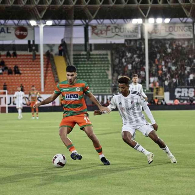 4 büyükler geç kladı! Alanyasporlu Oğuz Aydın Avrupa'ya gidiyor