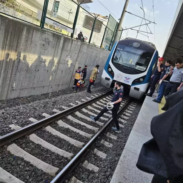 Marmaray'da intihar! Kendini raylara bırakan kadın yaşamına son verdi