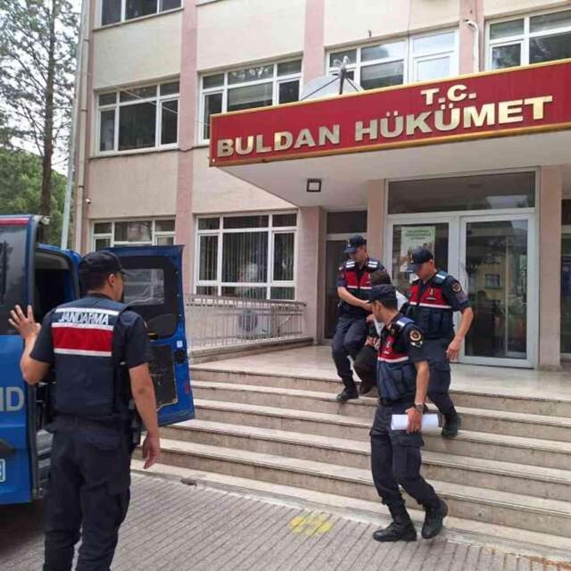 Anne ve babasına pusu kuran katil evlattan tüyler ürperten ifade: Arkalarından ateş ettim