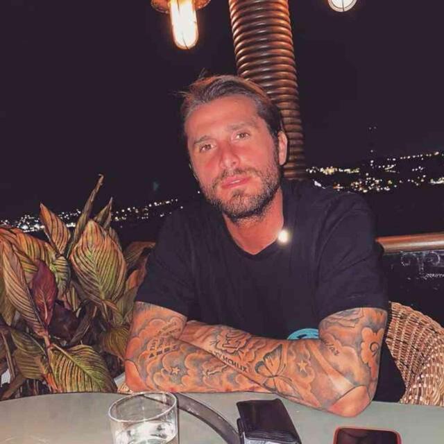 Ünlü modacı Yasemin Yılmaz, yeni aşkı futbolcu Savaş Yılmaz ile görüntülenince panikledi