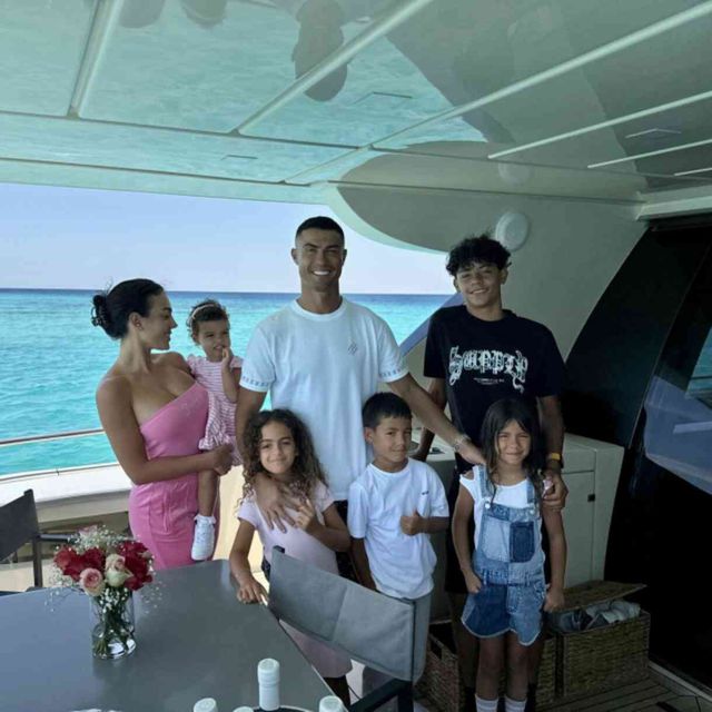 Cristiano Ronaldo'ya ülkesinde şok! Şöhretinin bedelini çocuklarıyla ödedi
