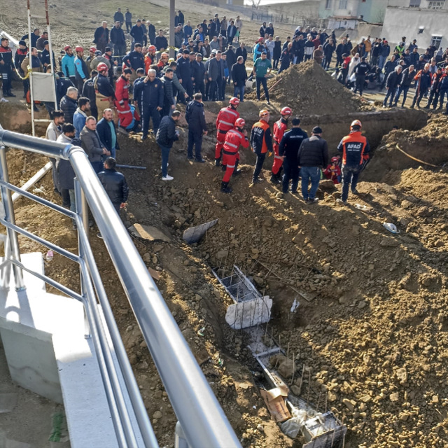 Ankara'da bina inşaatında göçük! 1 işçi öldü, 1 işçi aranıyor