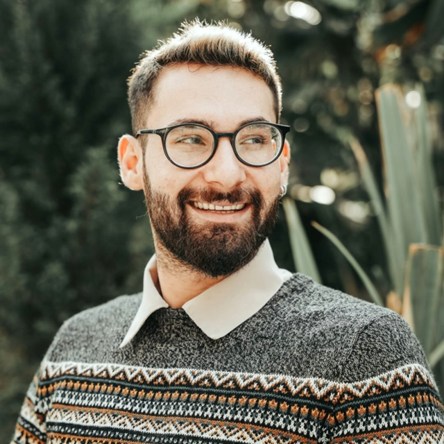 Kazada hayatını kaybeden arkadaşının başında böyle bekledi